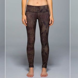 Lululemon Wunder Under 28” Lo-Ri Luon Size 2 Golden Godess Cashew Multi / Black